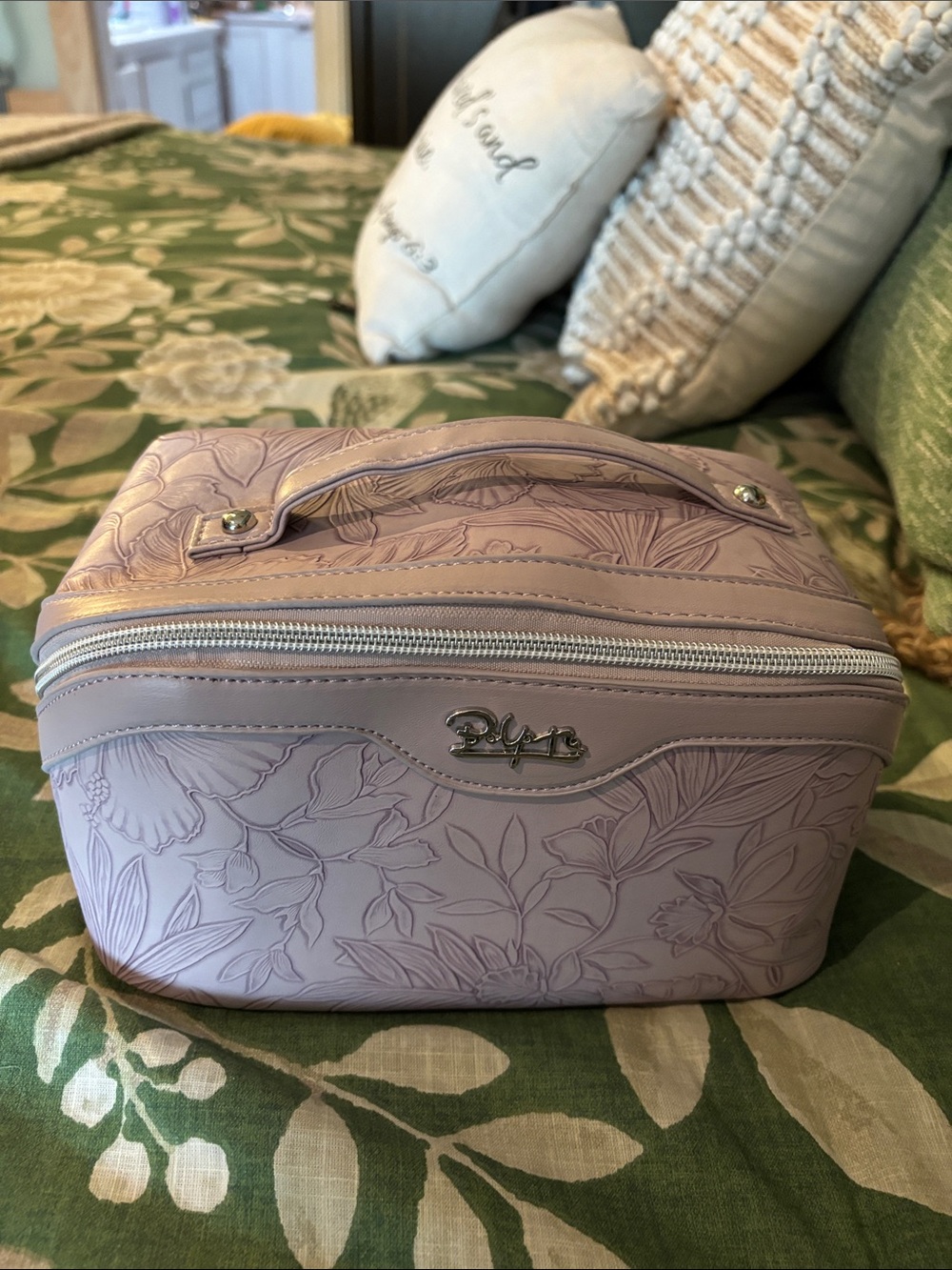 Women's Embossed Floral Cosmetic Case - Lilac